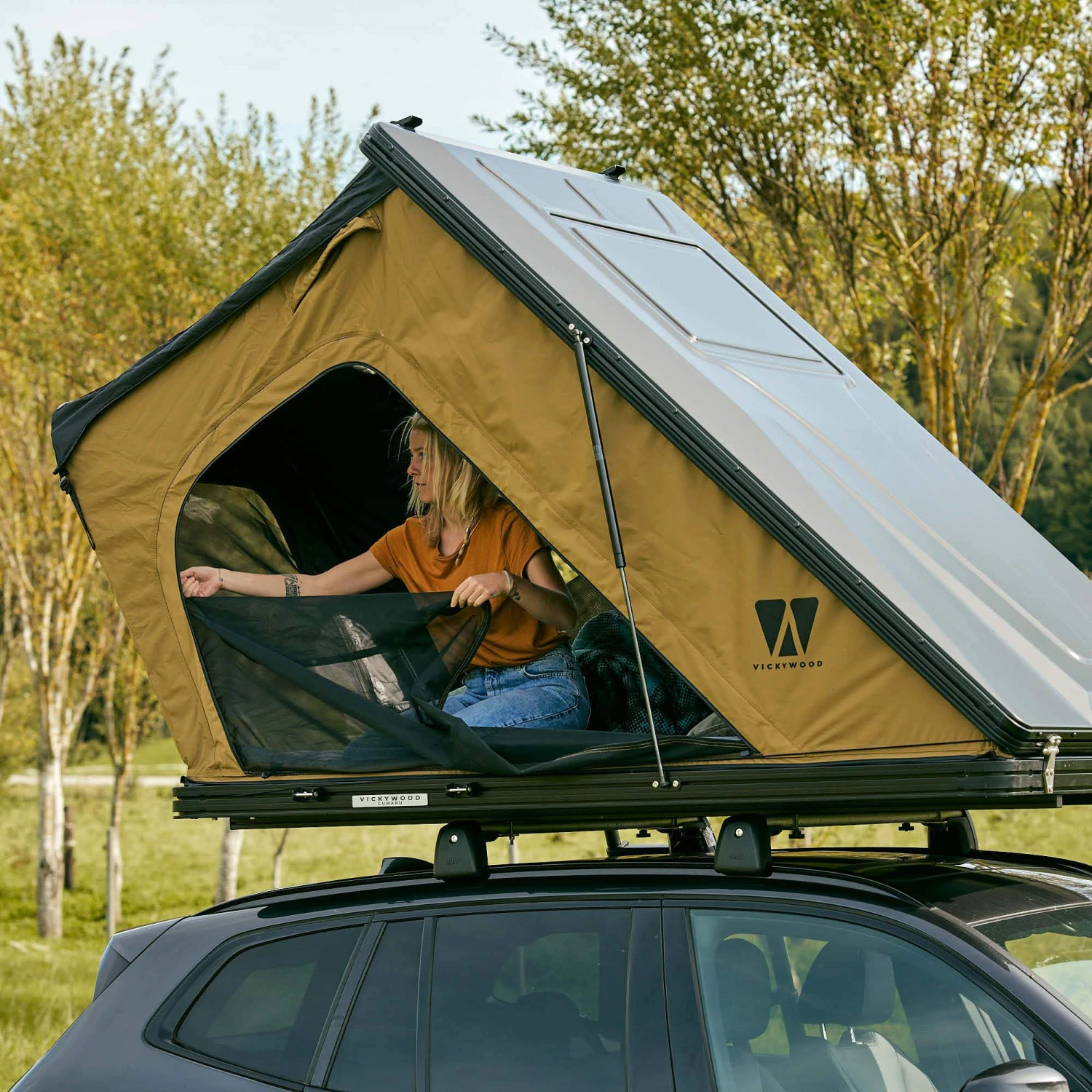 ALUMINUM HARD SHELL ROOF TENT CUMARU 135 - Dachzelt 19 ALUMINUM HARD SHELL ROOF TENT CUMARU 135 - Dachzelt – Bild 17